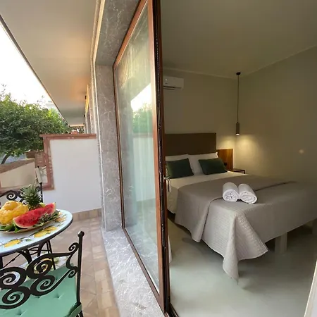 Antonino Penzion Giardini Naxos